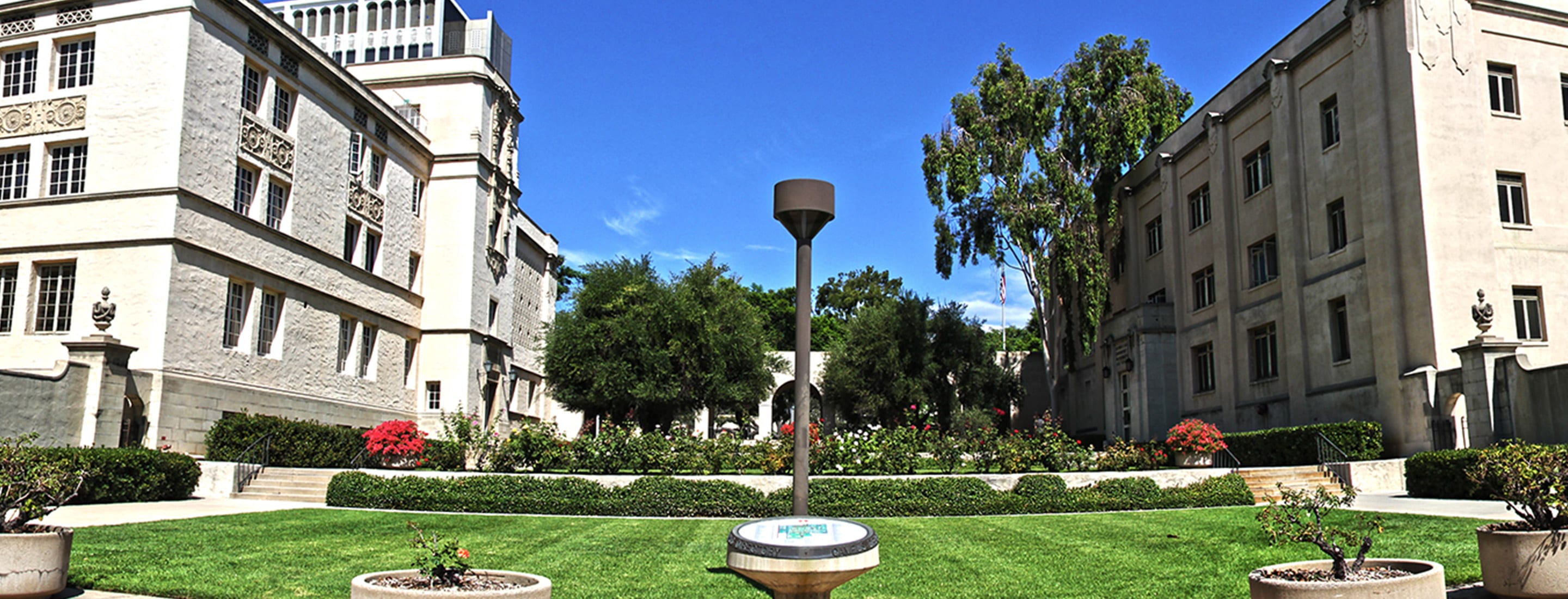 Picture of Caltech campus - courtyard view